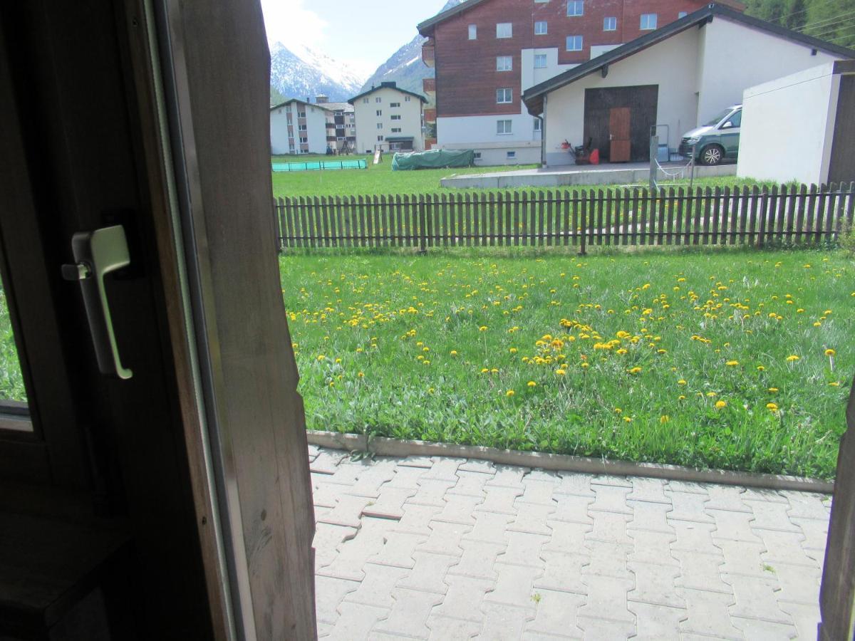 Free Cable Car & Bus In The Summer Haus L'Oree Saas-Grund Zimmer foto