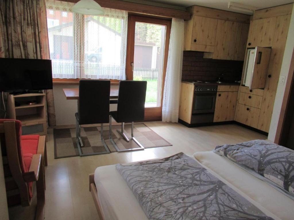 Free Cable Car & Bus In The Summer Haus L'Oree Saas-Grund Exterior foto