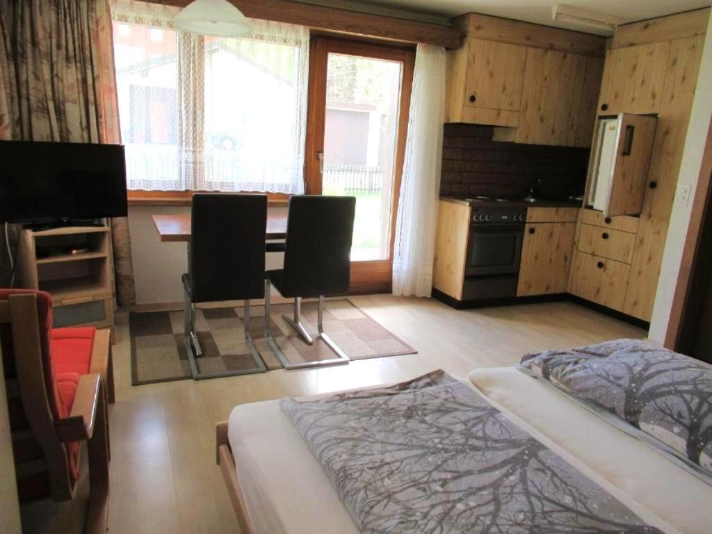 Free Cable Car & Bus In The Summer Haus L'Oree Saas-Grund Exterior foto